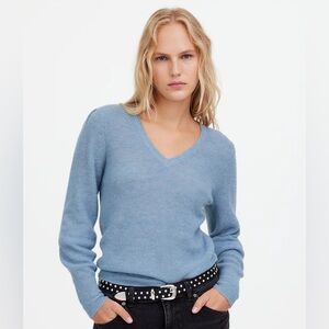 Madewell Alpaca-Blend Deep V-Neck Sweater in Heathered Blue Jeans